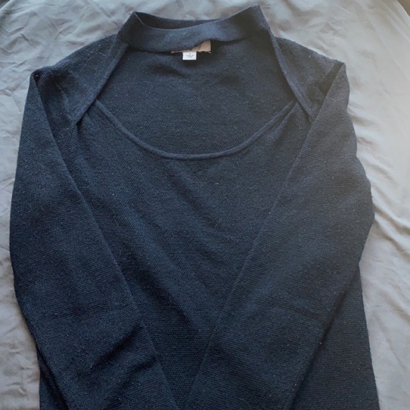 Black sweater with opening and choker top - Picture 1 of 2